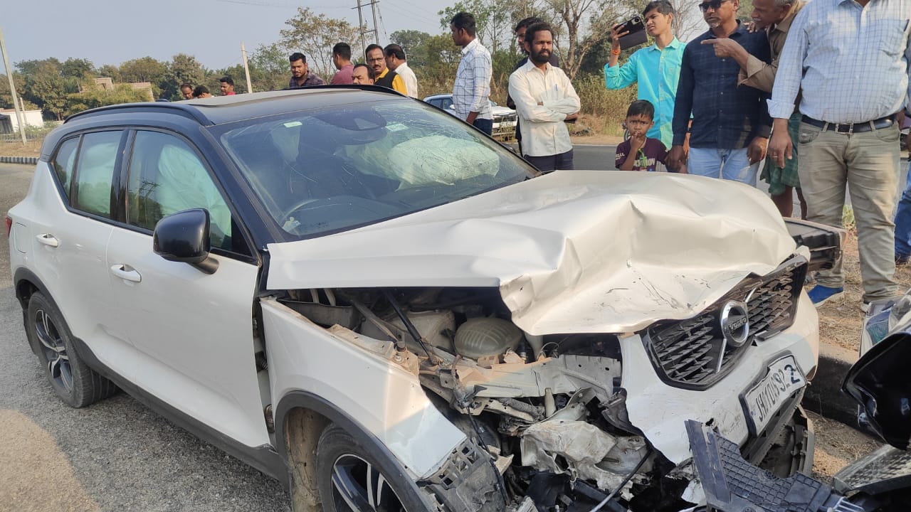  VOLVO XC40 D4 R DESIGN